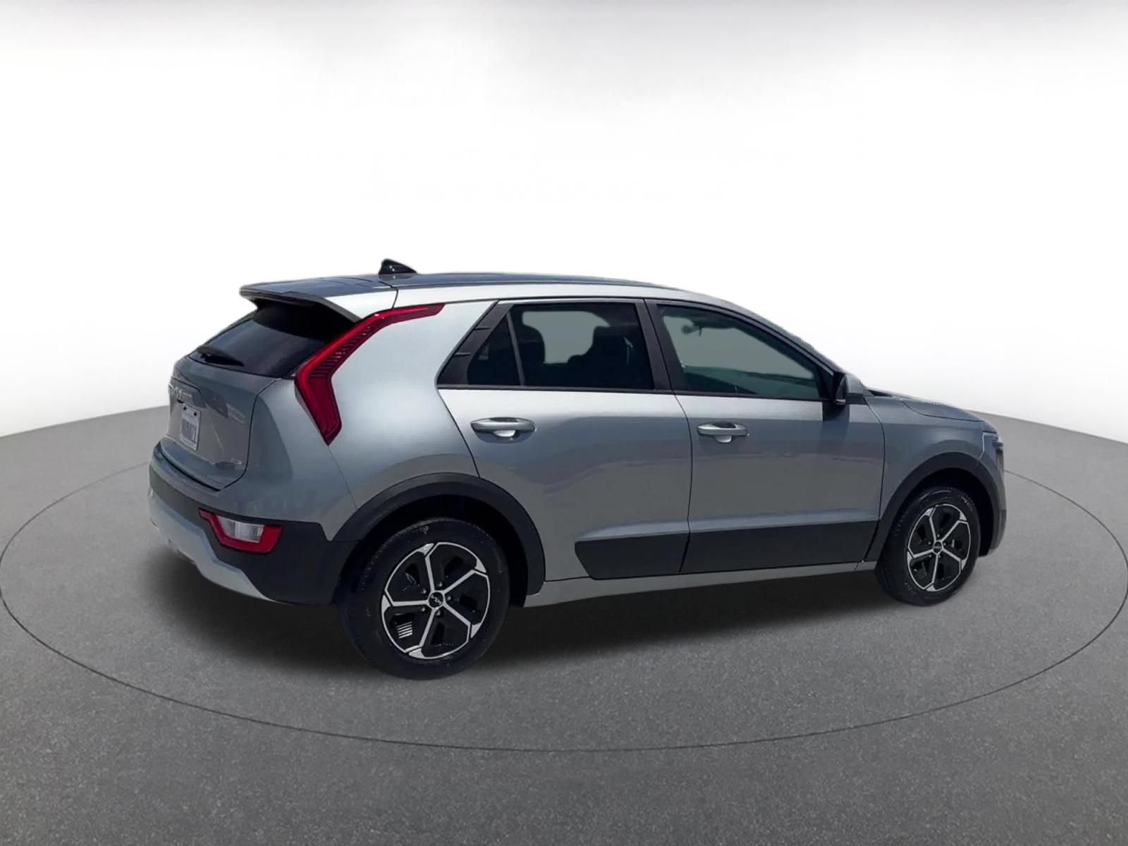 Used 2026 Kia Niro LX FWD image 15