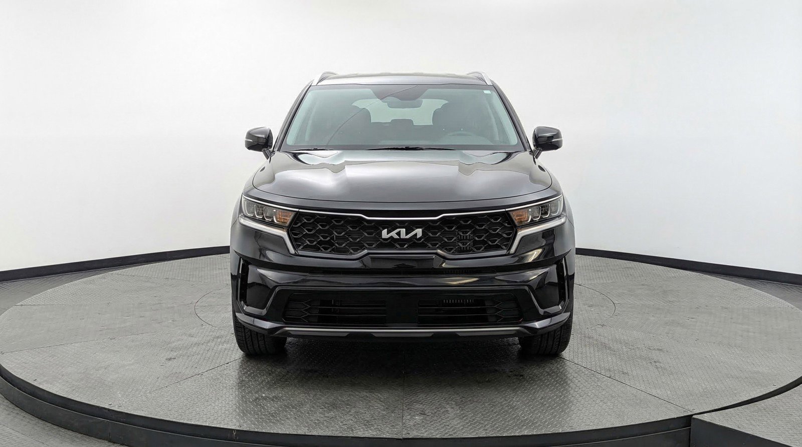 Used 2024 Kia Sorento S image 2