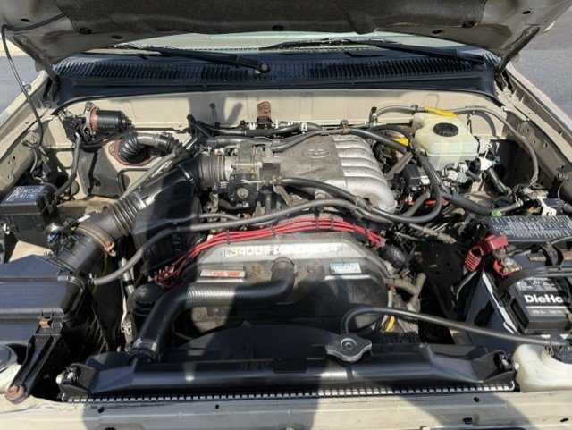 Used 2001 Toyota 4Runner SR5 AWD/4WD image 9