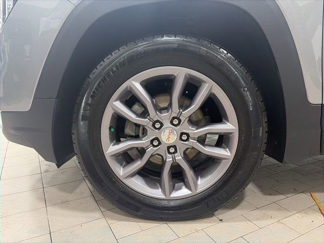 Used 2023 GMC Terrain SLT image 20