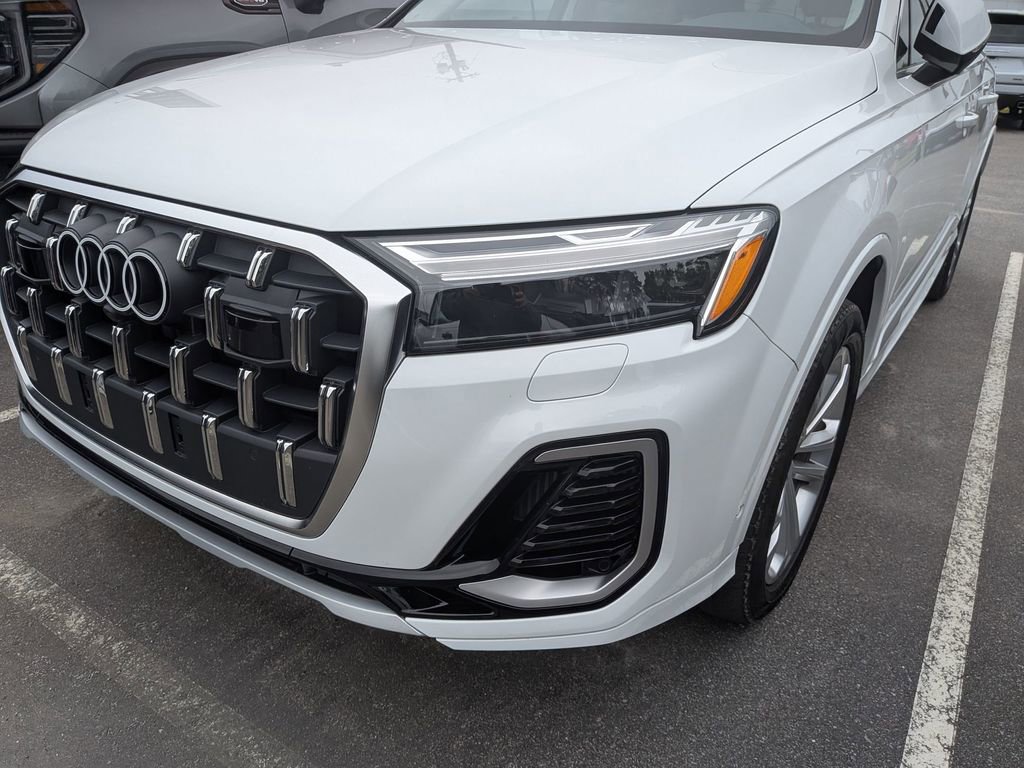 Used 2025 Audi Q7 3.0T Premium Plus w/ Premium Plus Package AWD/4WD image 2