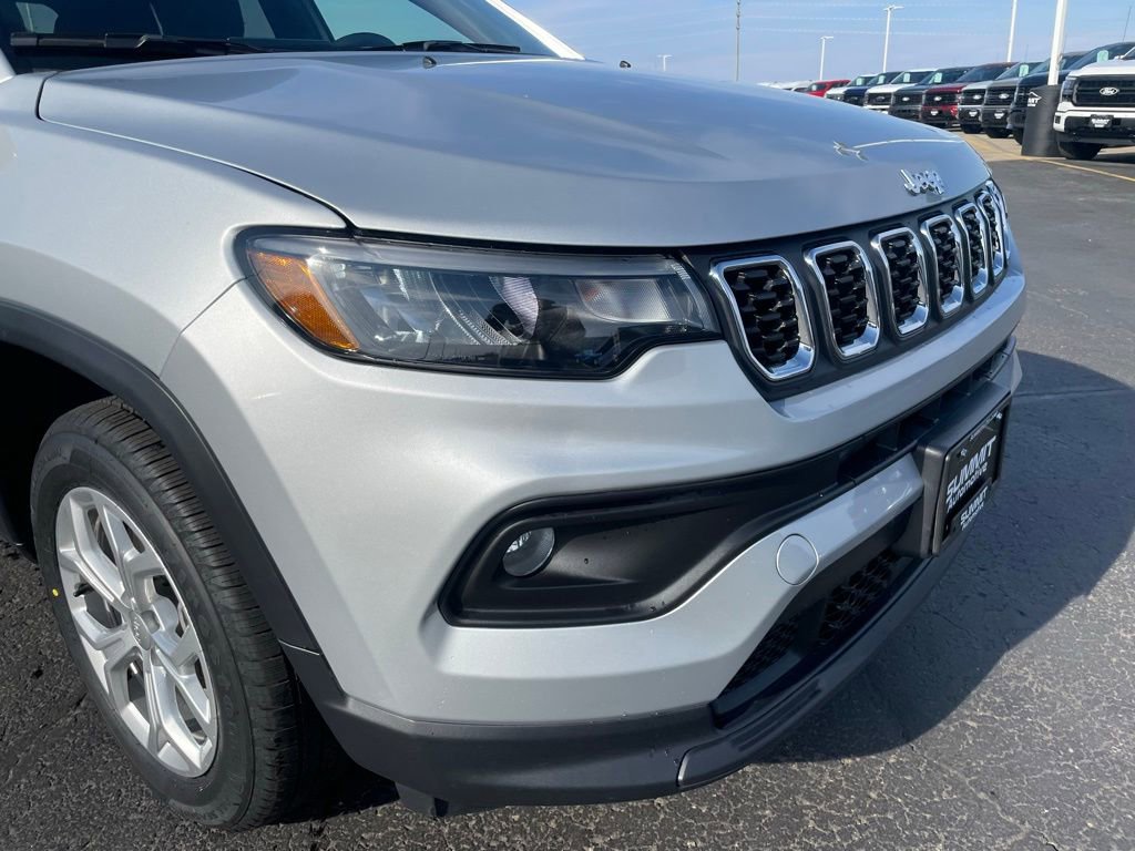 Used 2024 Jeep Compass Latitude AWD/4WD image 31