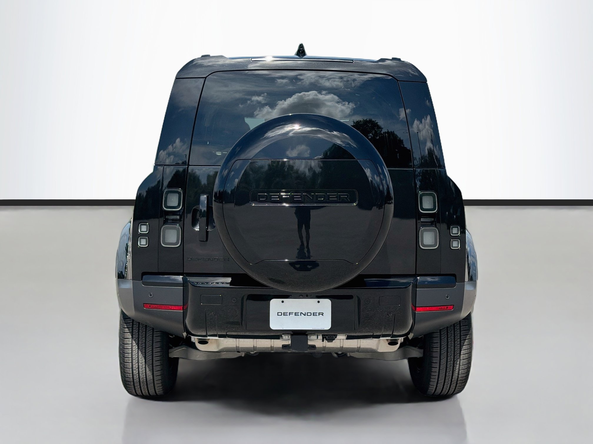New 2026 Land Rover Defender 110 S AWD/4WD image 4
