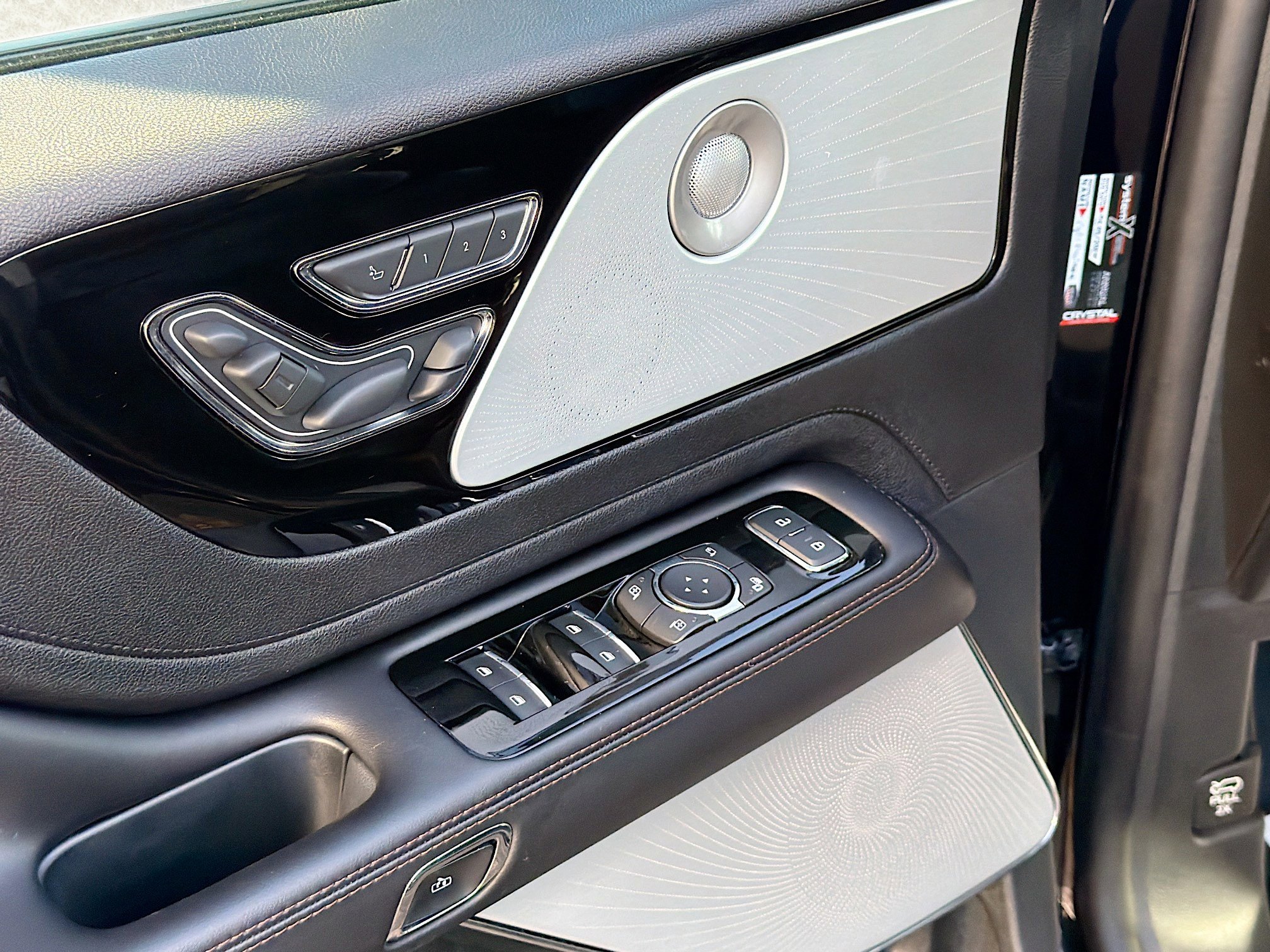 Used 2021 Lincoln Aviator Reserve w/ Equipment Group 210A AWD/4WD image 18