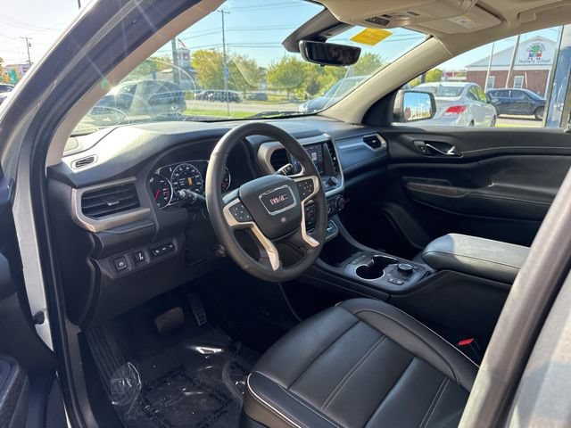Used 2023 GMC Acadia Denali w/ Denali Technology Package AWD/4WD image 9
