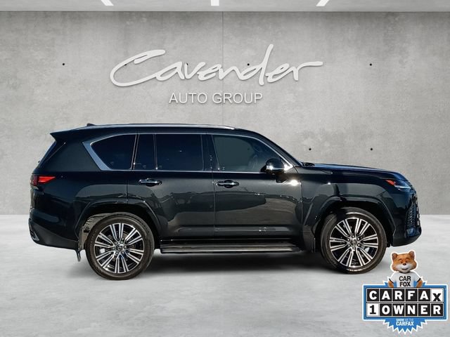 Used 2024 Lexus LX 600 4WD w/ Luxury Package image 17