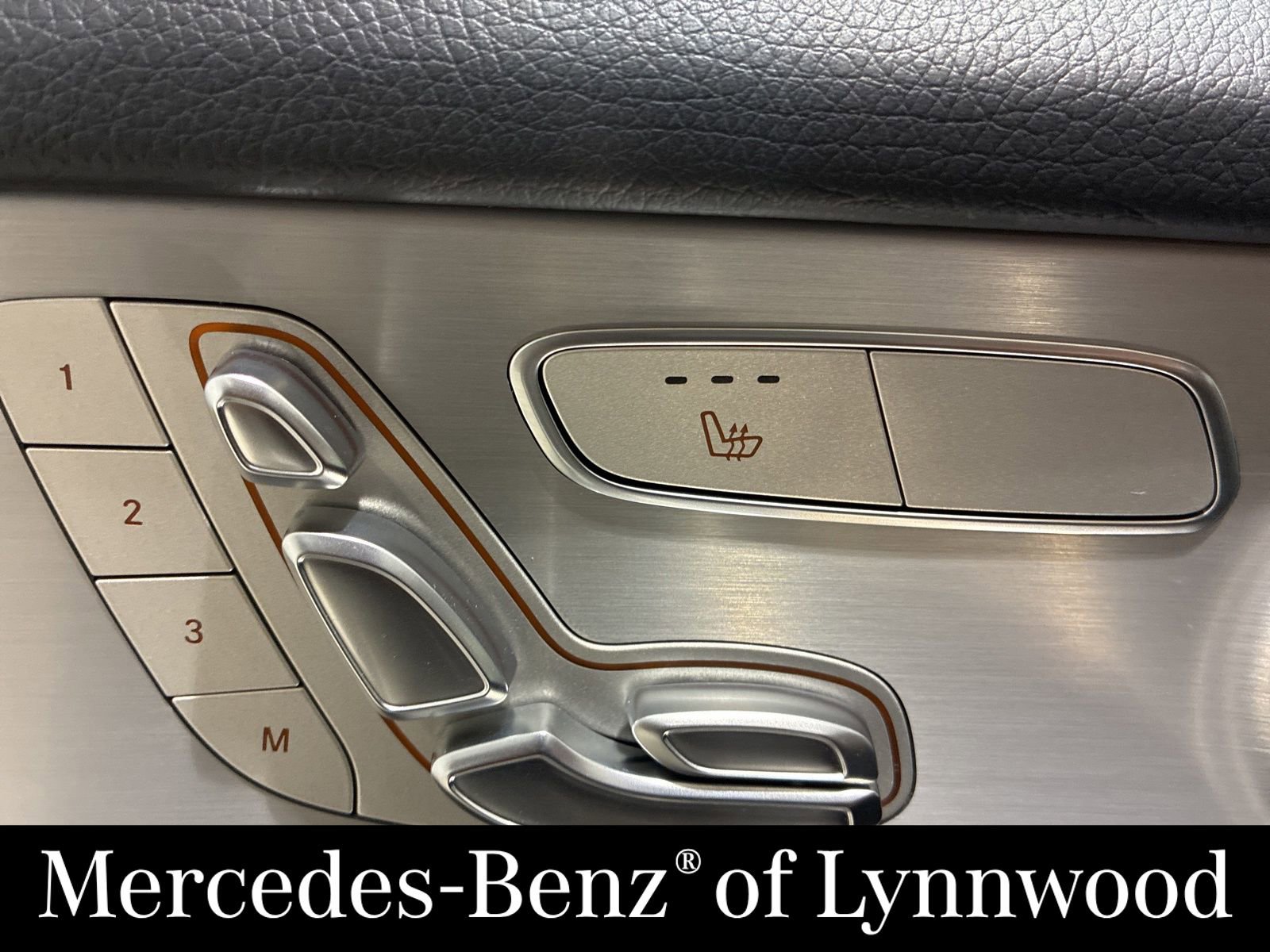 Used 2019 Mercedes-Benz GLC 300 4MATIC image 18