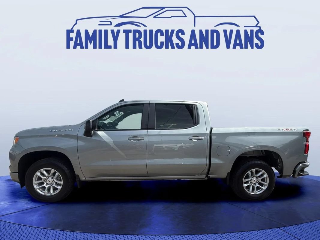 Used 2023 Chevrolet Silverado 1500 RST AWD/4WD image 2