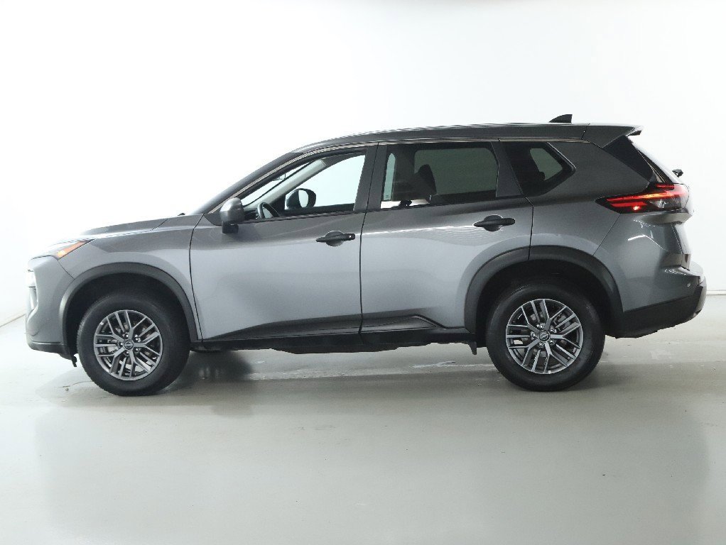 Used 2024 Nissan Rogue S image 39