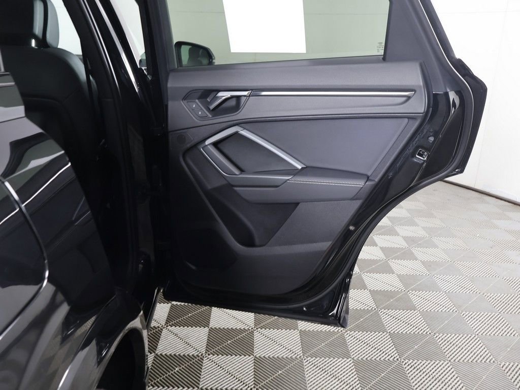 Used 2023 Audi Q3 2.0T Premium image 24
