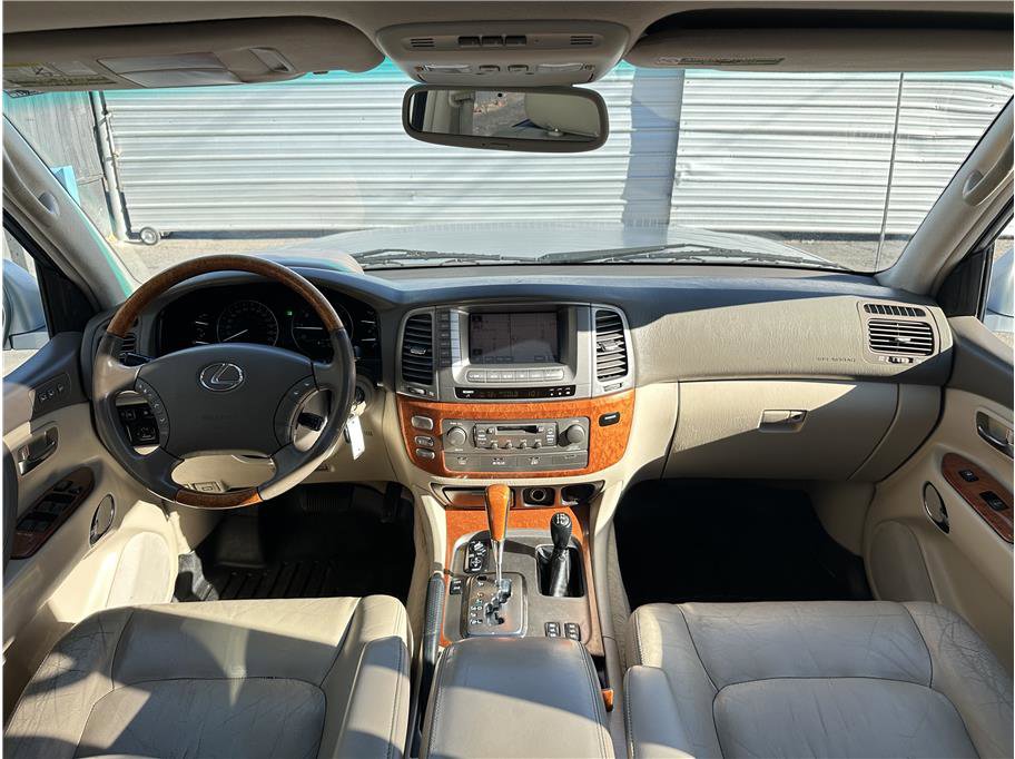 Used 2005 Lexus LX 470 4WD image 16
