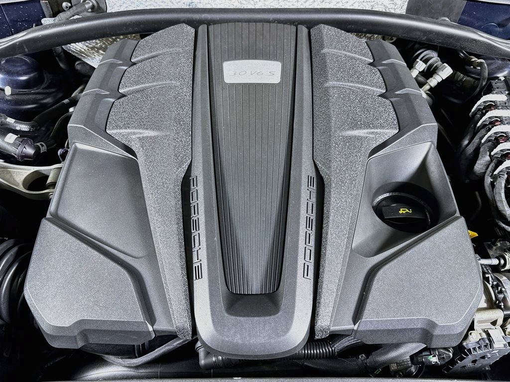 Certified 2019 Porsche Macan S AWD/4WD image 28