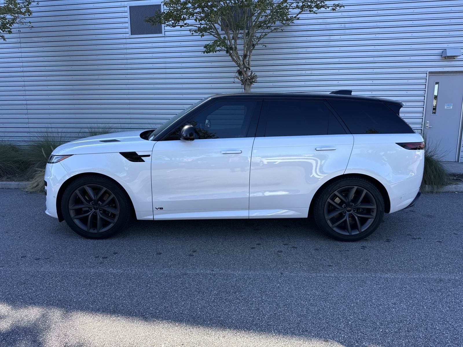 Certified 2026 Land Rover Range Rover Sport Autobiography AWD/4WD image 2