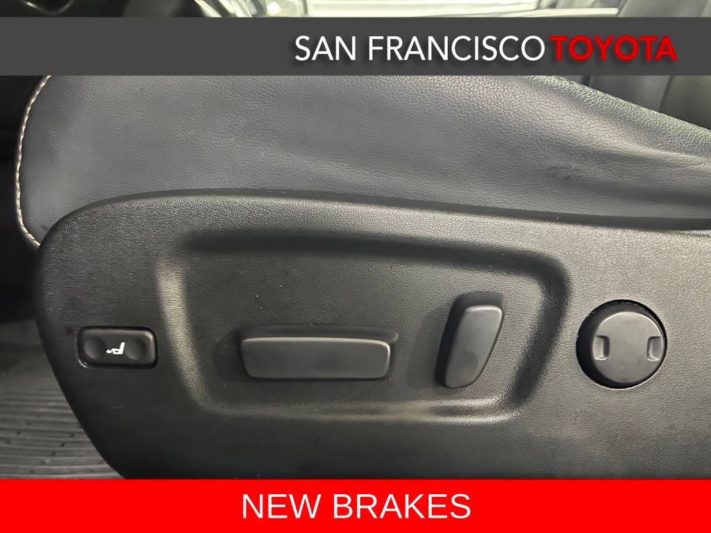 Used 2017 Toyota Highlander Limited AWD/4WD image 12