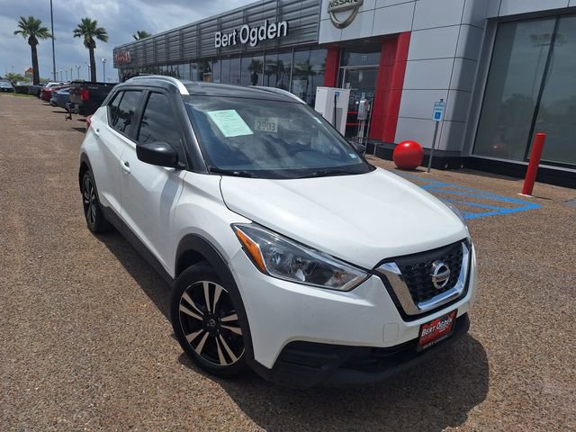 Used 2018 Nissan Kicks SV image 1