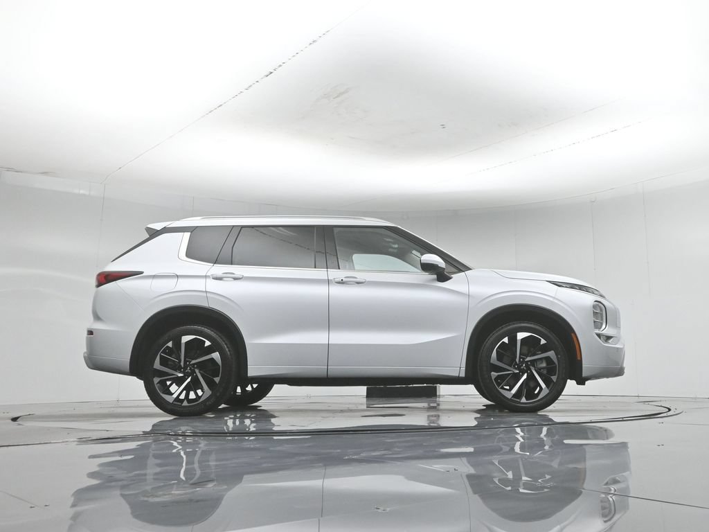 Used 2024 Mitsubishi Outlander SEL FWD image 45