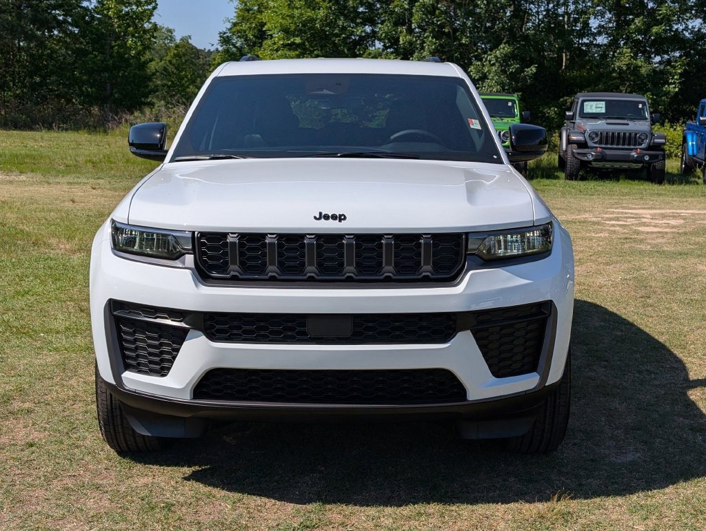 New 2026 Jeep Grand Cherokee Altitude RWD image 3