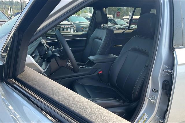 New 2025 Jeep Grand Cherokee Limited image 9