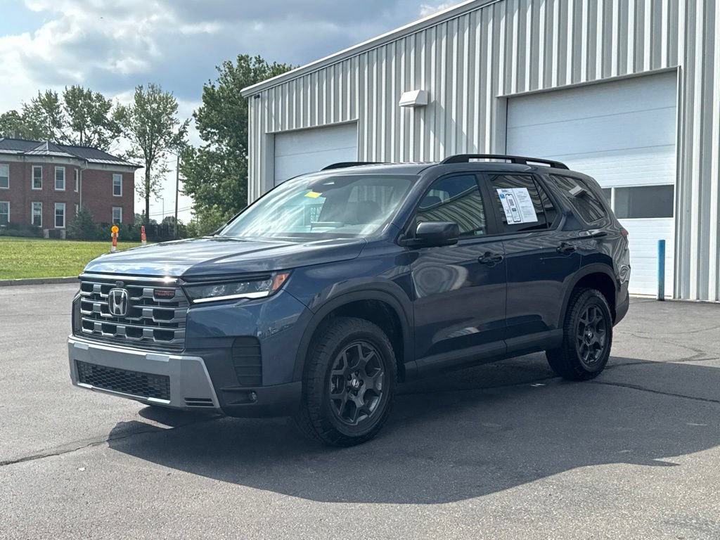 Certified 2026 Honda Pilot TrailSport image 3