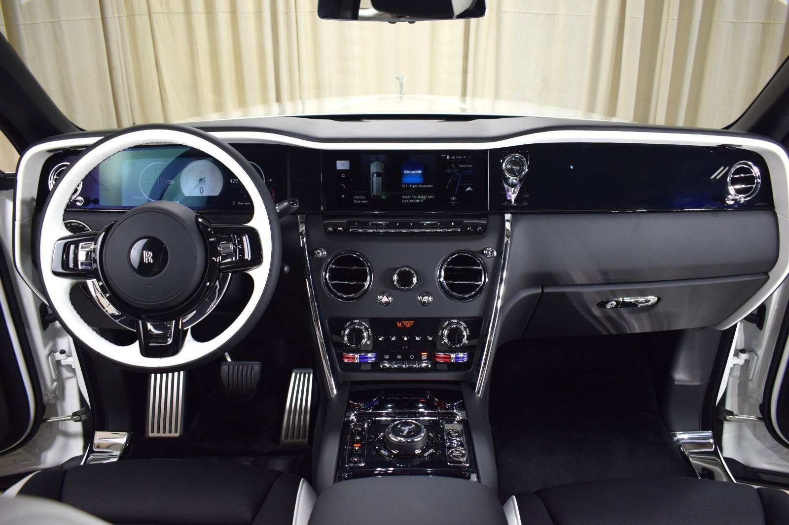 New 2026 Rolls-Royce Cullinan image 4