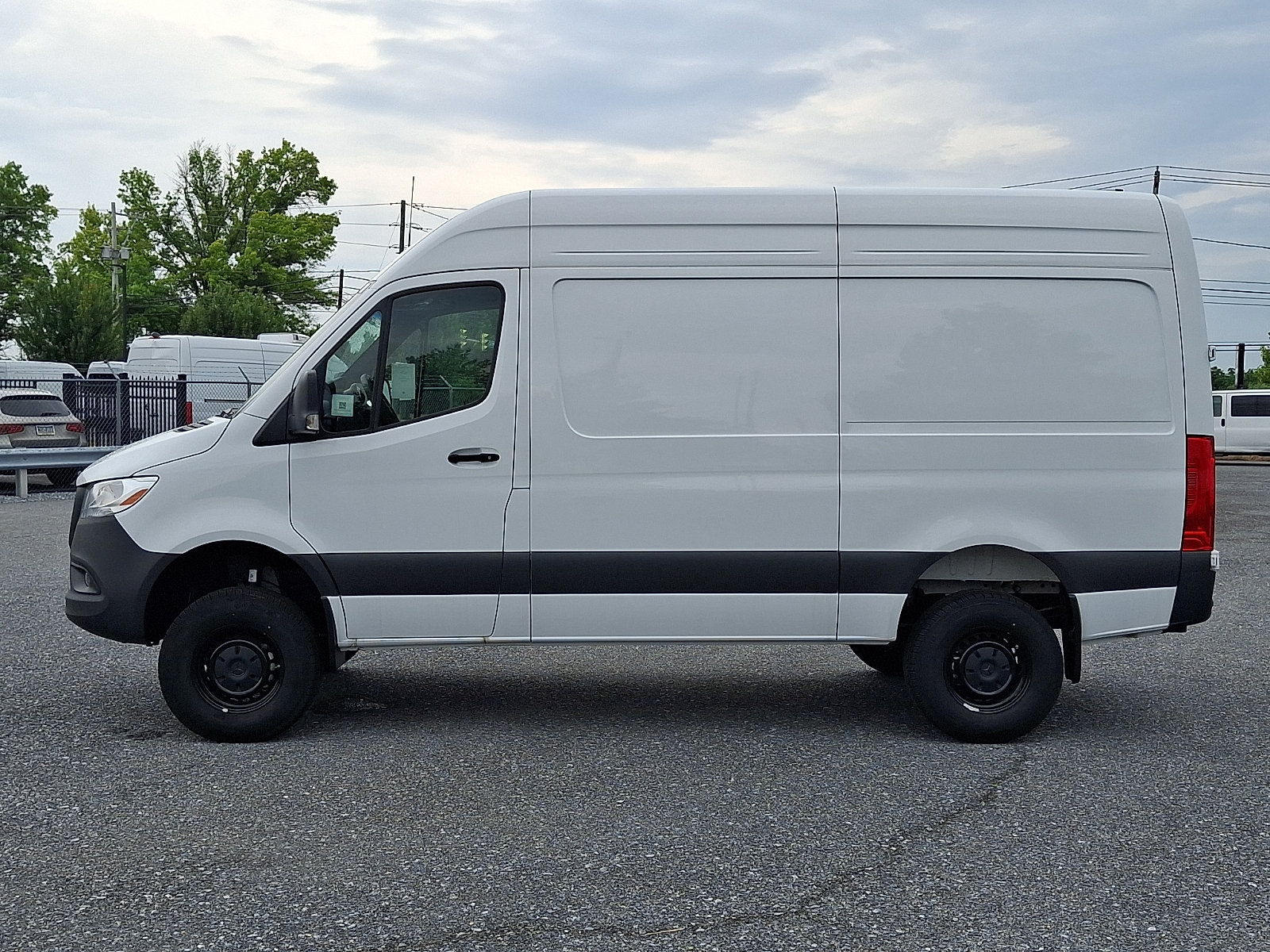 Used 2025 Mercedes-Benz Sprinter 2500 image 8