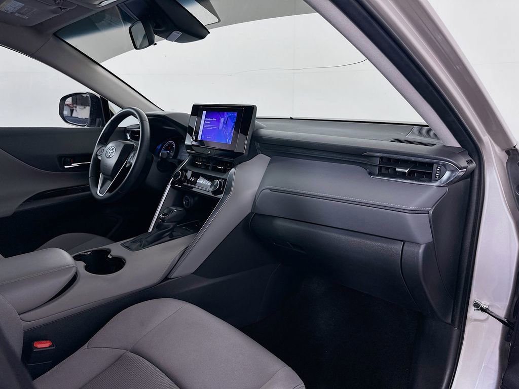 Used 2023 Toyota Venza LE image 28