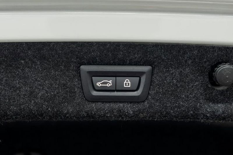 Used 2023 BMW 530i xDrive w/ Convenience Package image 34