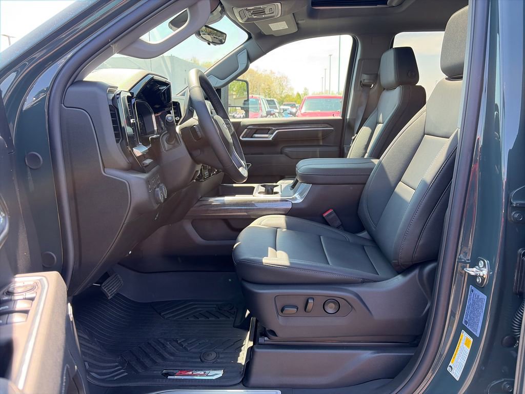 New 2026 Chevrolet Silverado 3500 LTZ w/ LTZ Plus Package AWD/4WD image 13