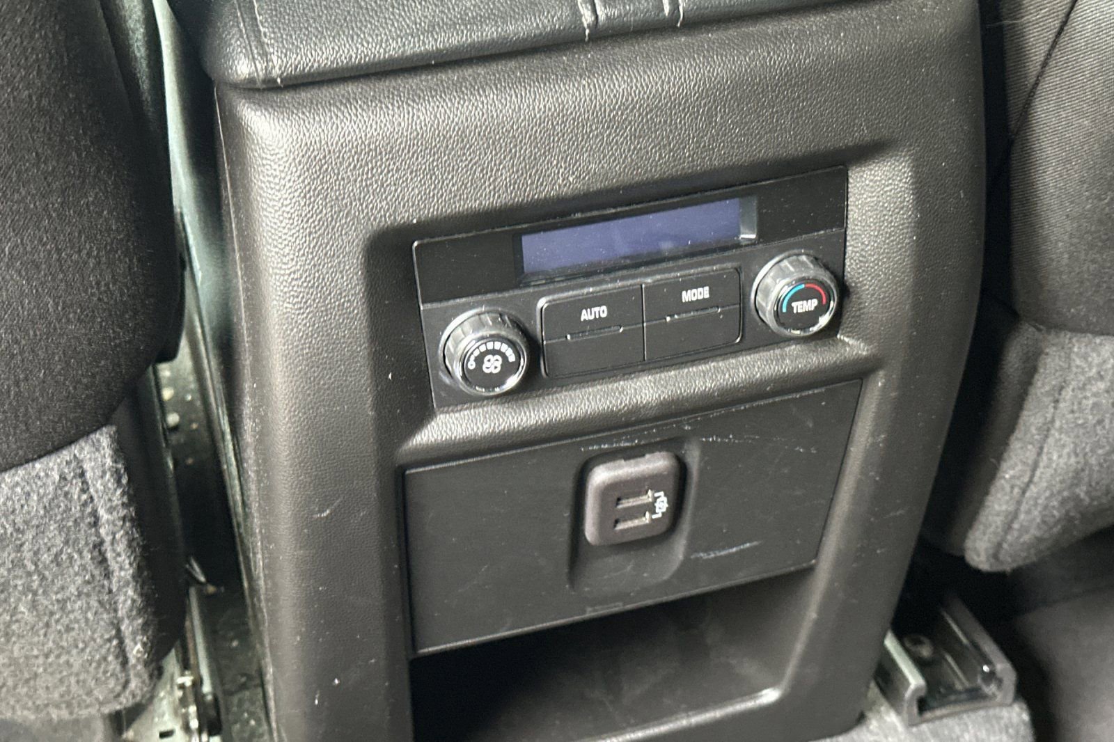 Used 2023 Chevrolet Traverse LT image 40