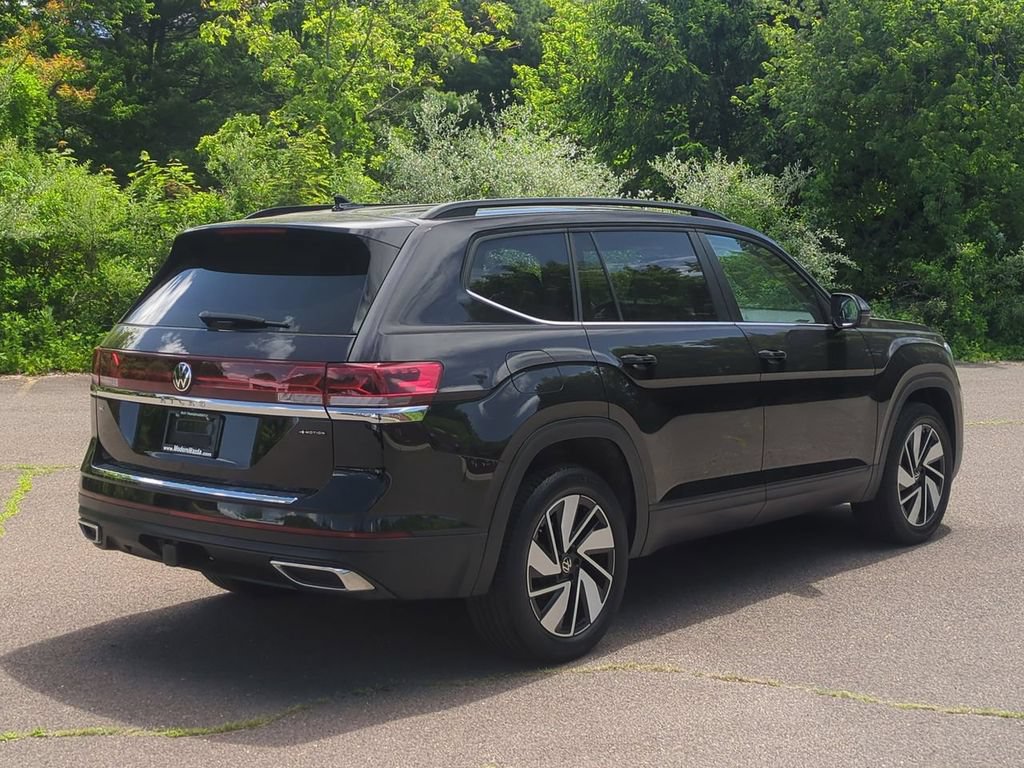 Used 2024 Volkswagen Atlas SE AWD/4WD image 4