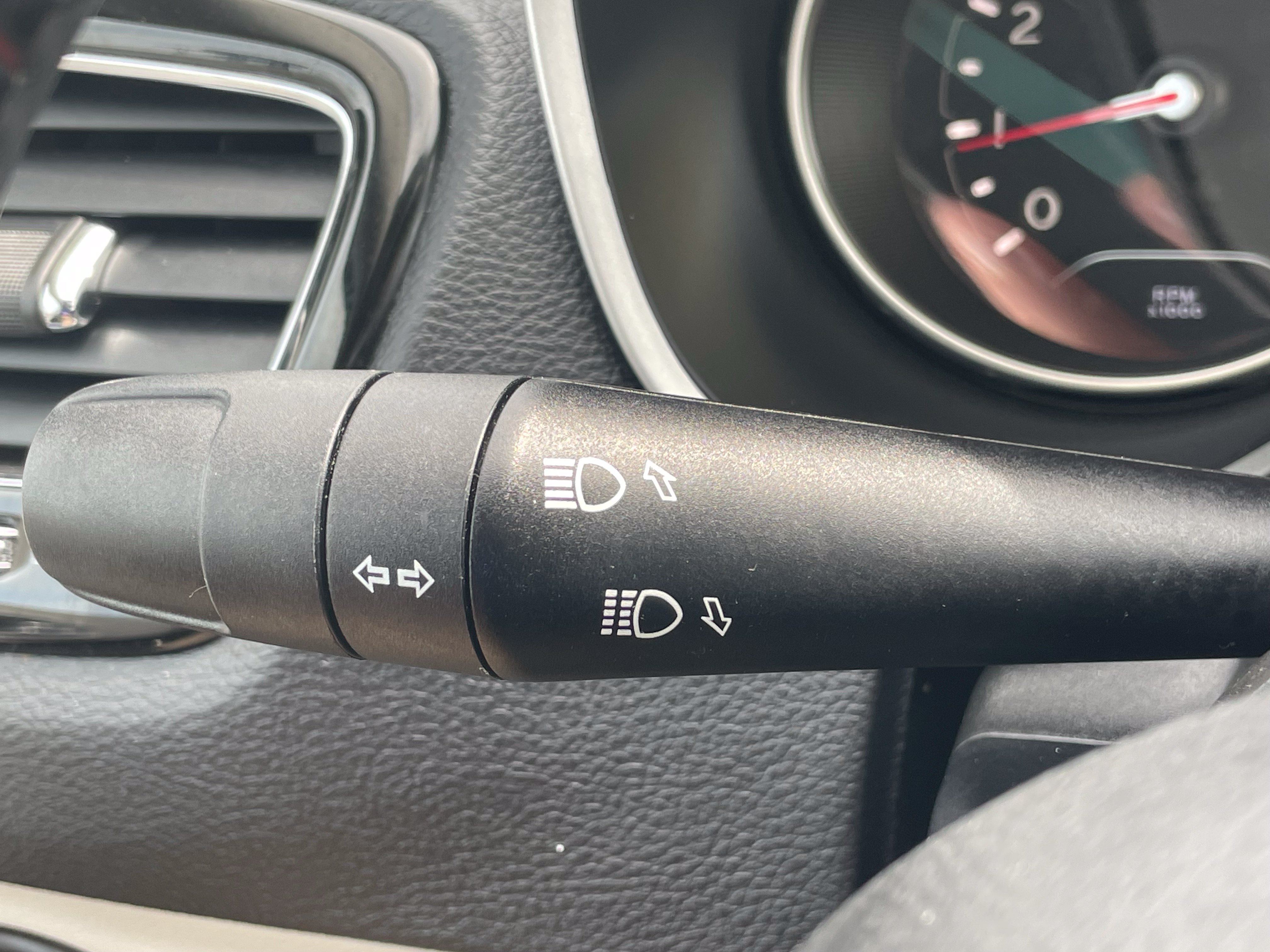 Used 2020 Jeep Compass Limited AWD/4WD image 17