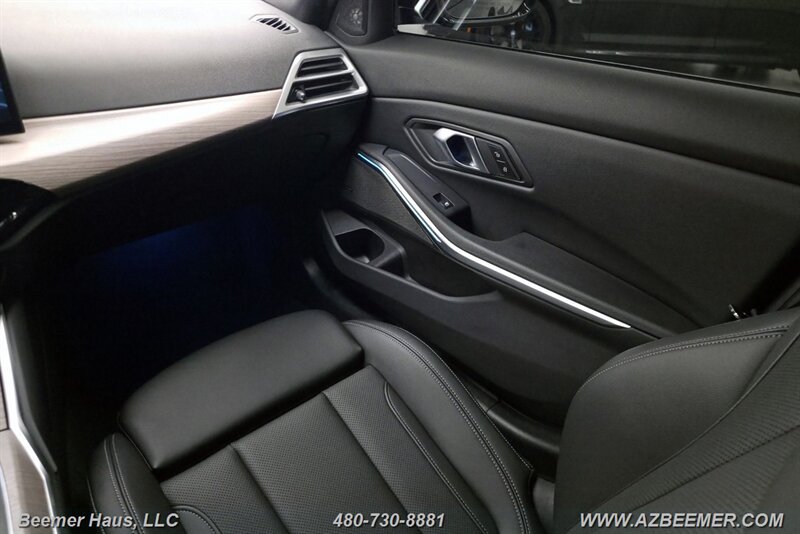 Used 2025 BMW 330i Sedan w/ M Sport Package RWD image 36