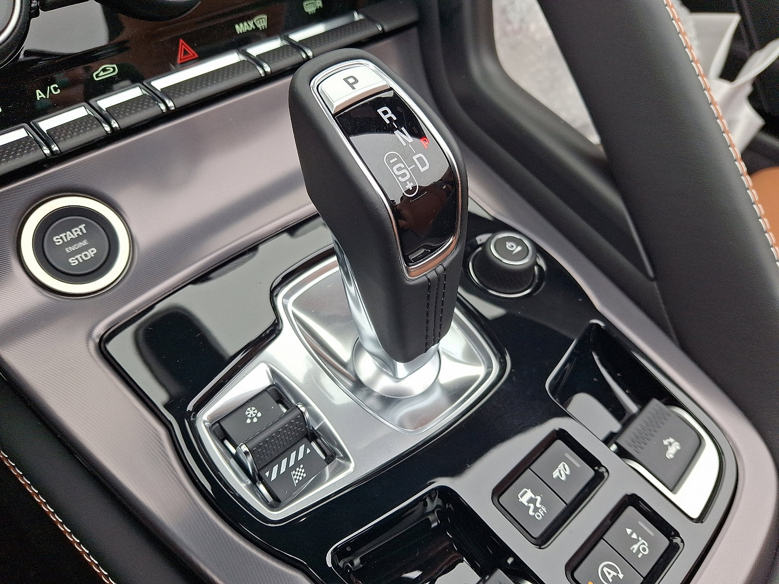 New 2024 Jaguar F-TYPE R image 10