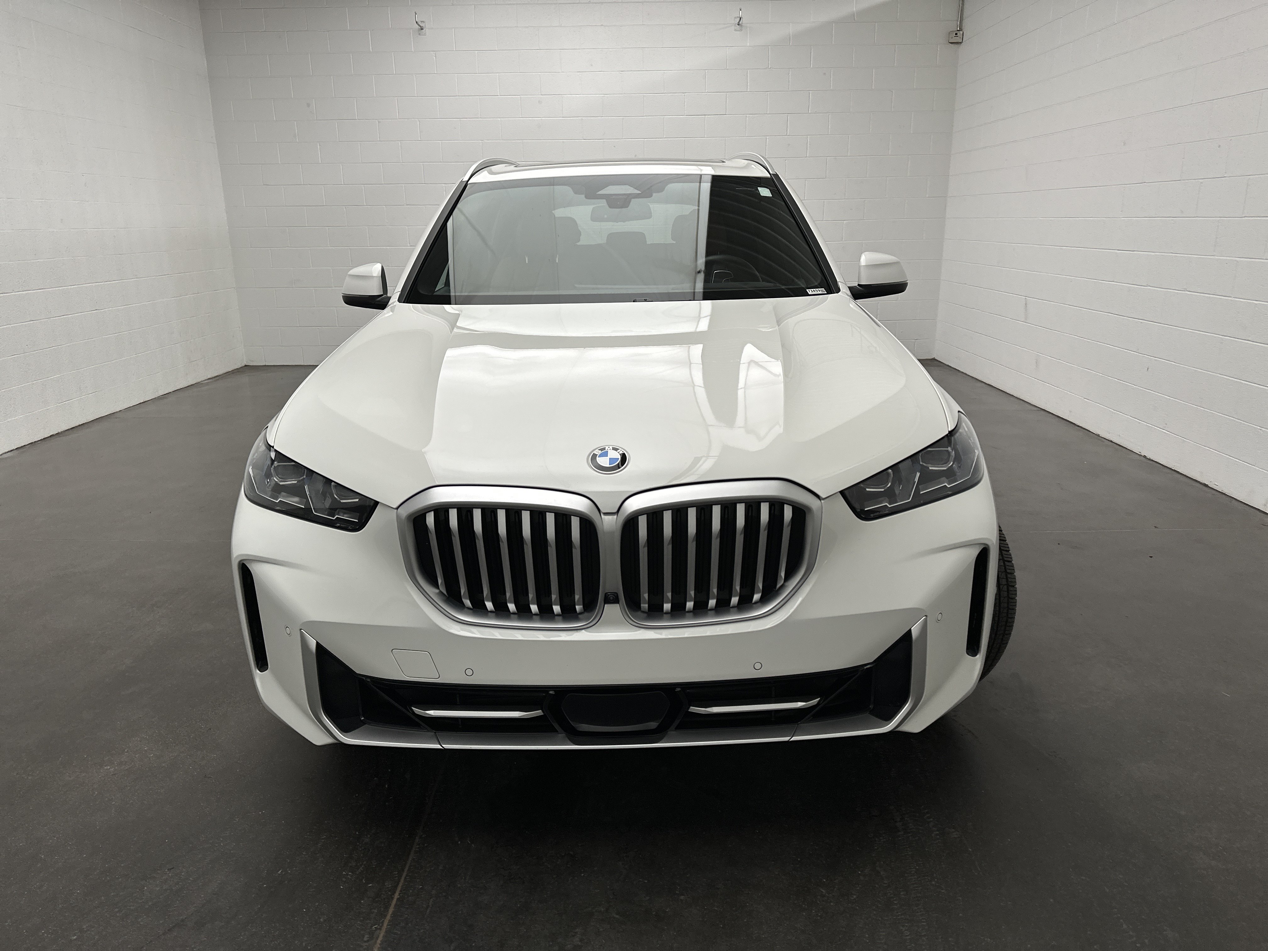 Used 2026 BMW X5 xDrive40i AWD/4WD image 3
