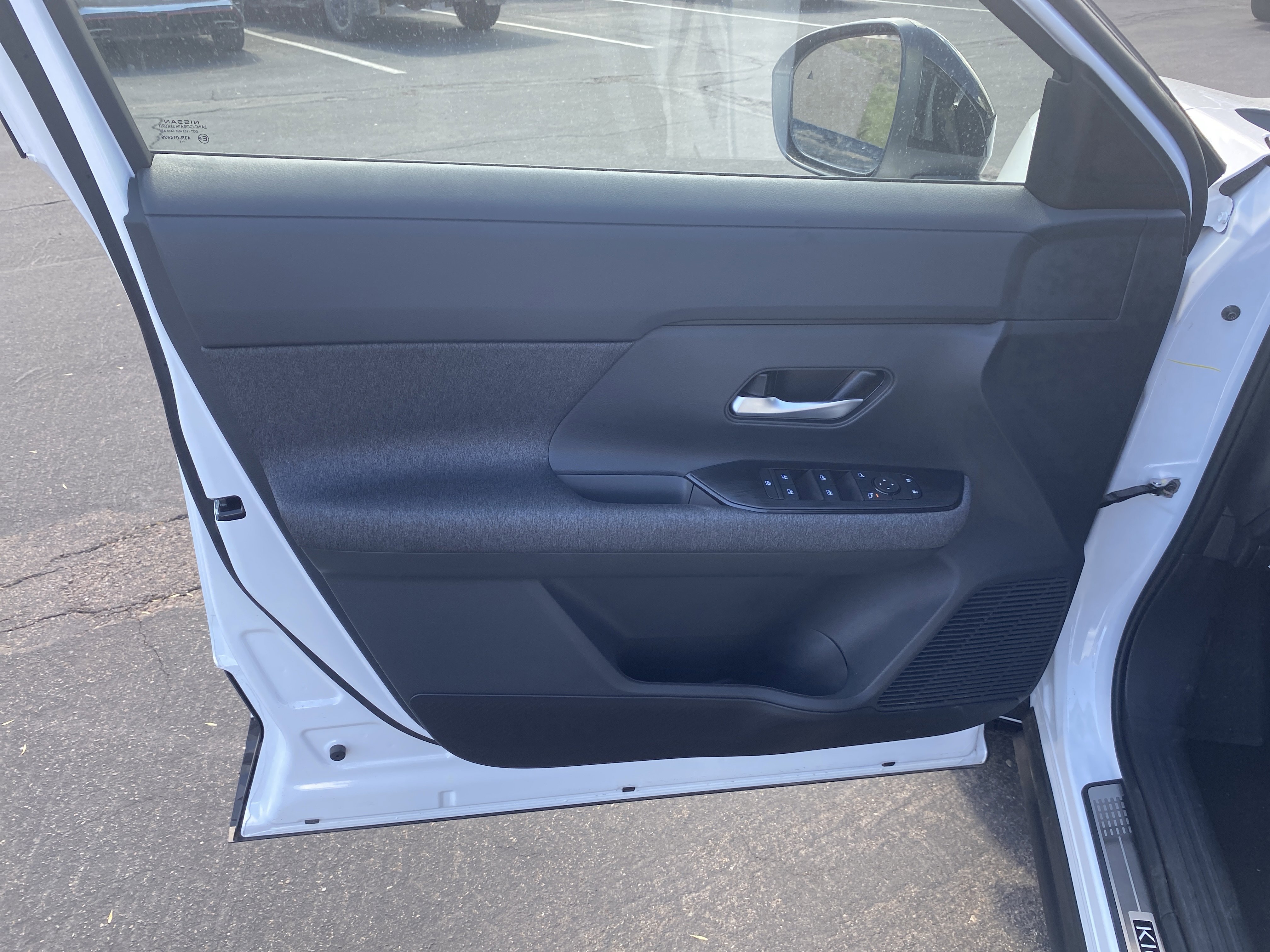 New 2025 Nissan Kicks SV w/ Illumination Package image 7