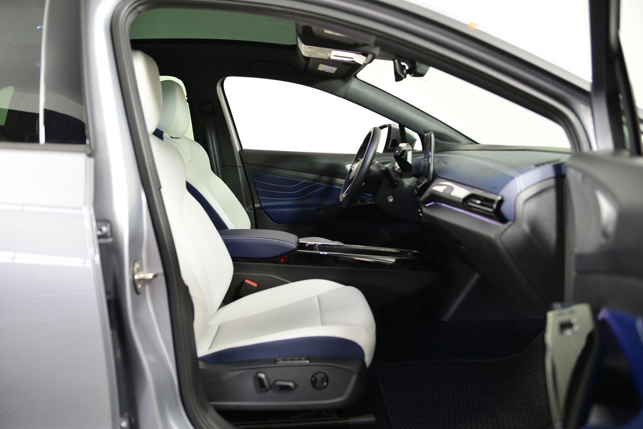 Used 2025 Volkswagen ID.4 S Limited image 18