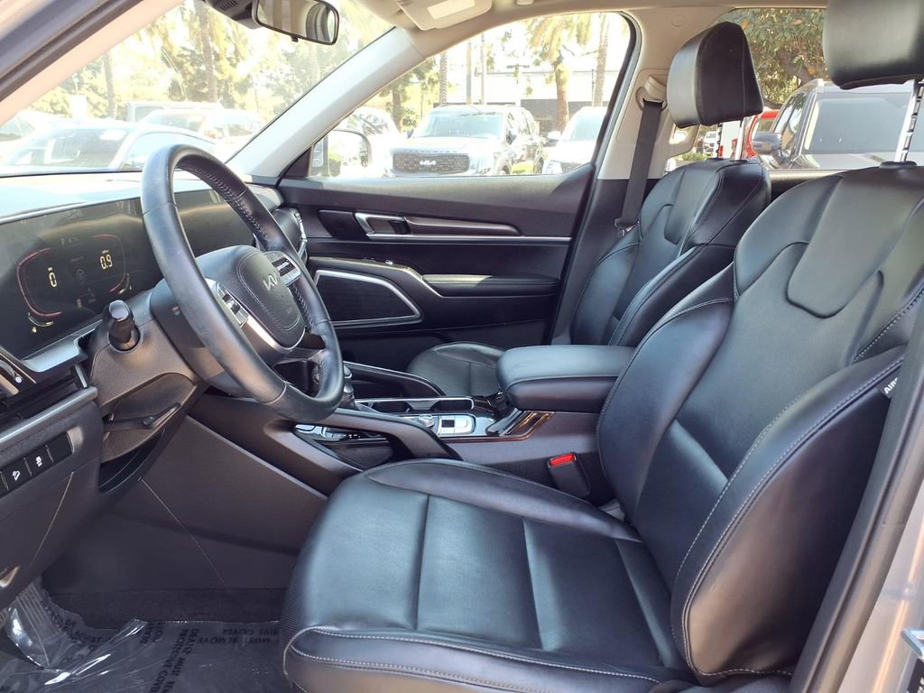 Used 2024 Kia Telluride S image 9