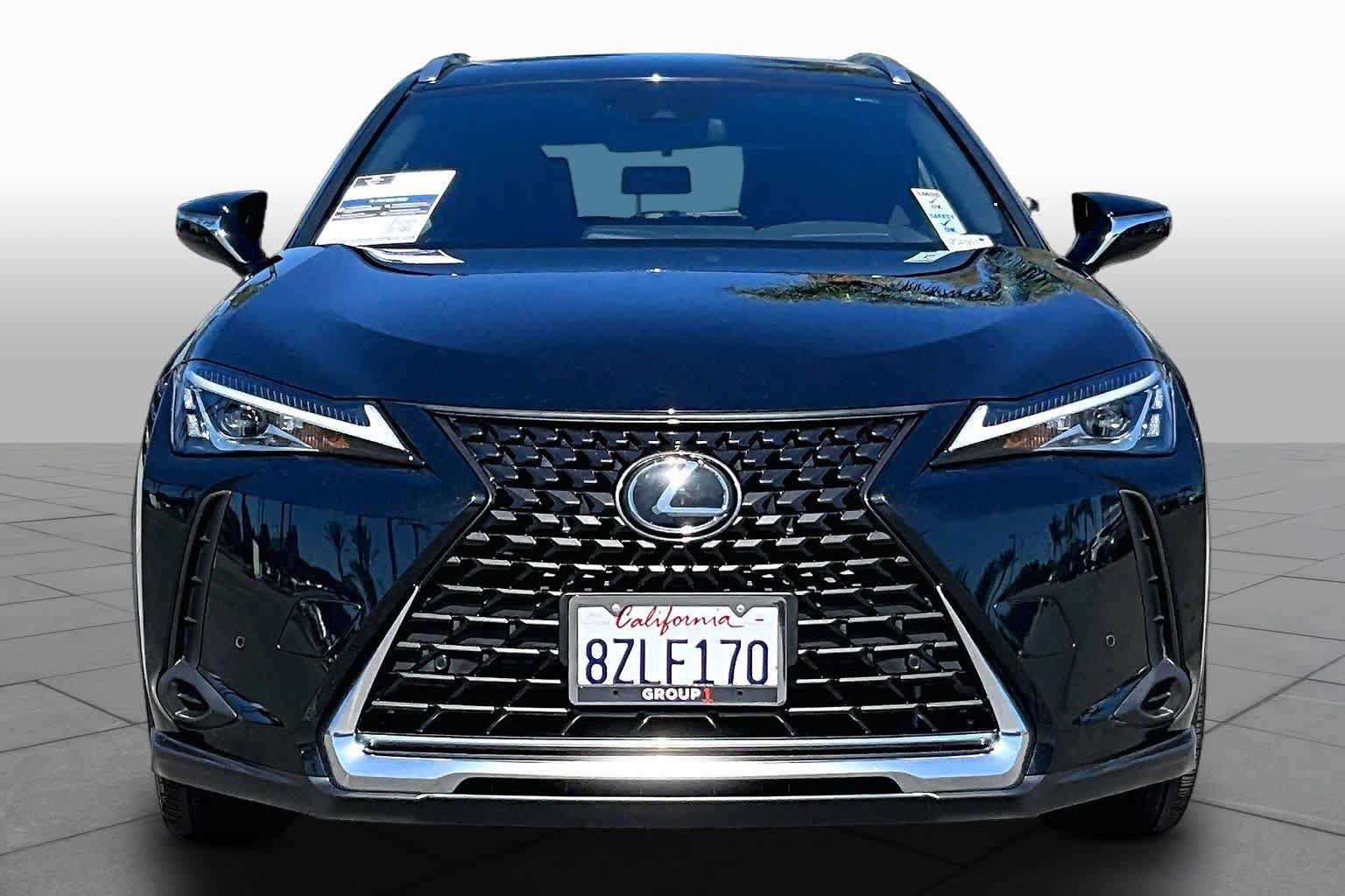 Used 2022 Lexus UX 200 w/ Accessory Package (Z1) FWD image 3