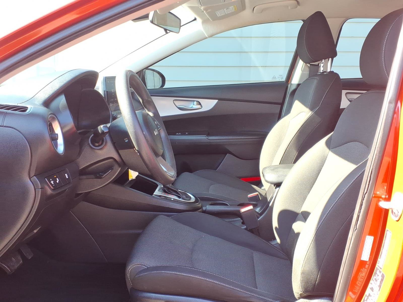 Used 2022 Kia Forte LXS w/ LXS Technology Package FWD image 8