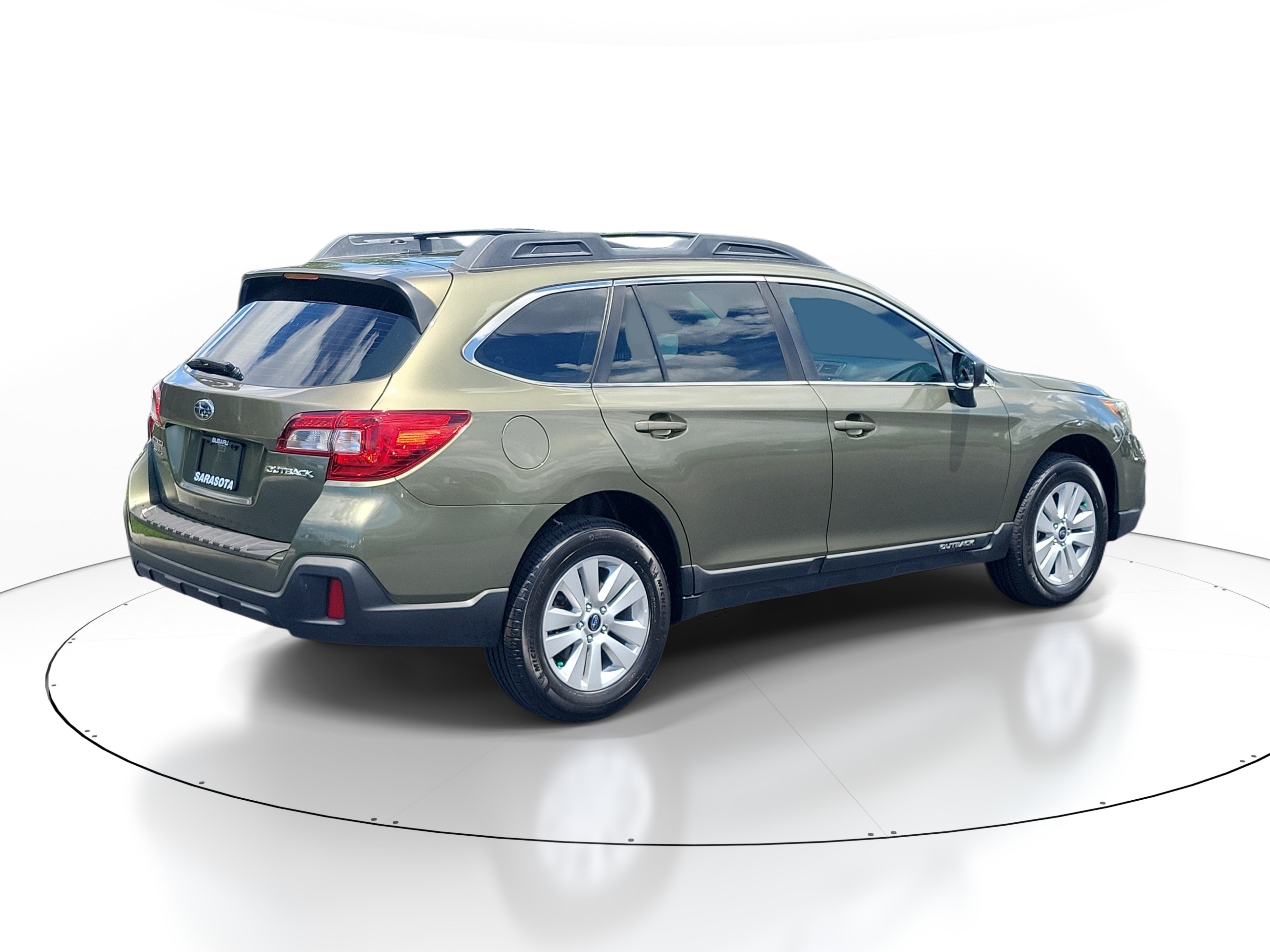 Used 2019 Subaru Outback 2.5i AWD/4WD image 6
