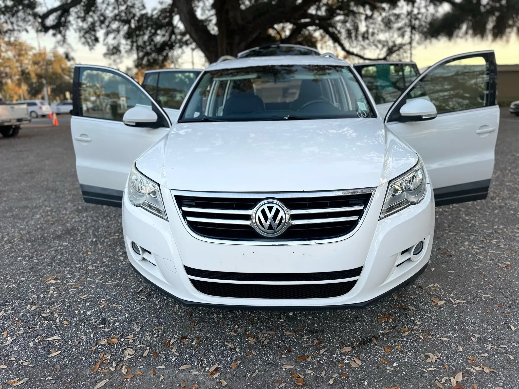 Used 2011 Volkswagen Tiguan S AWD/4WD image 2