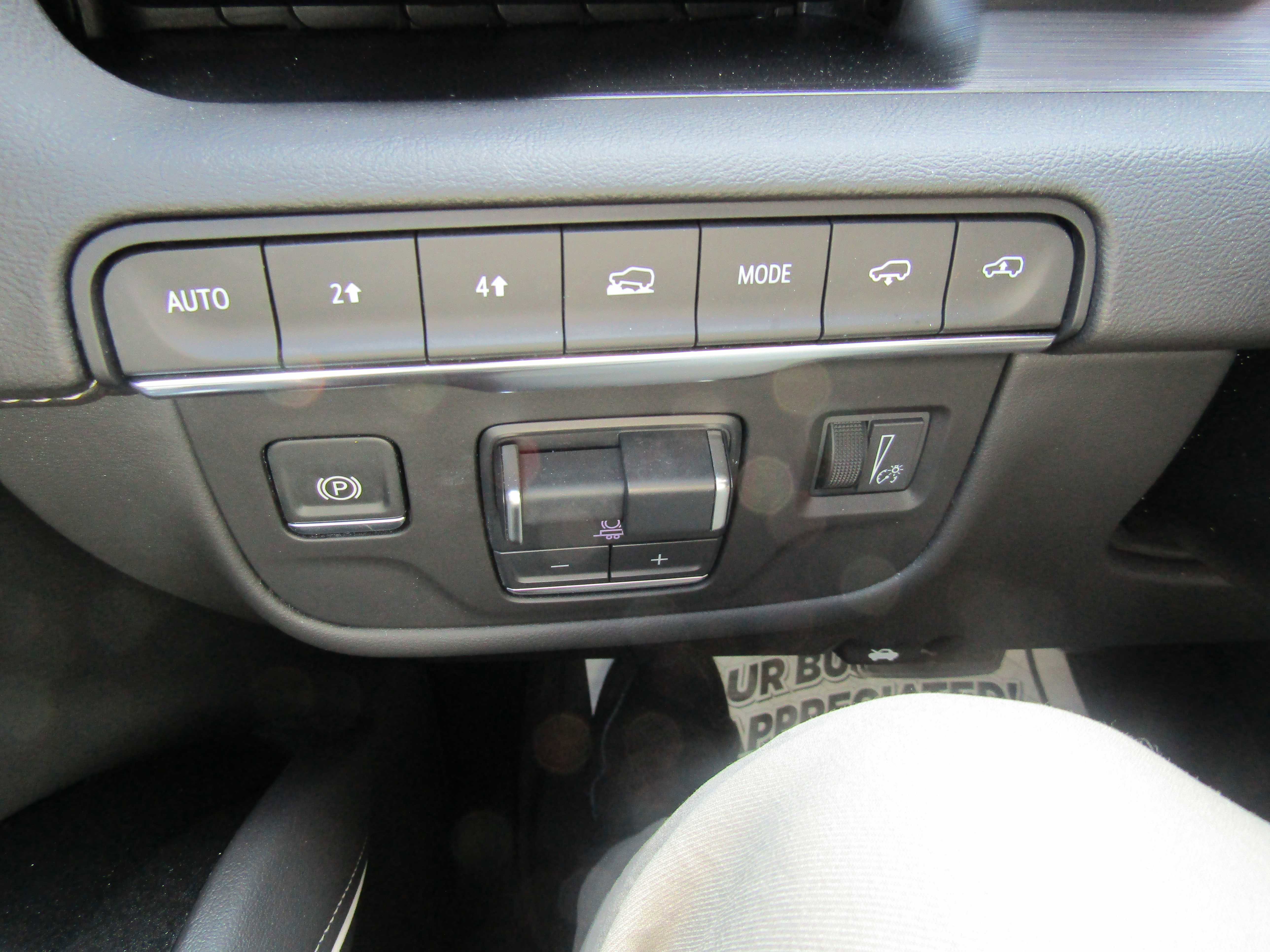 Used 2024 Cadillac Escalade Sport w/ LPO, ONYX Package AWD/4WD image 18