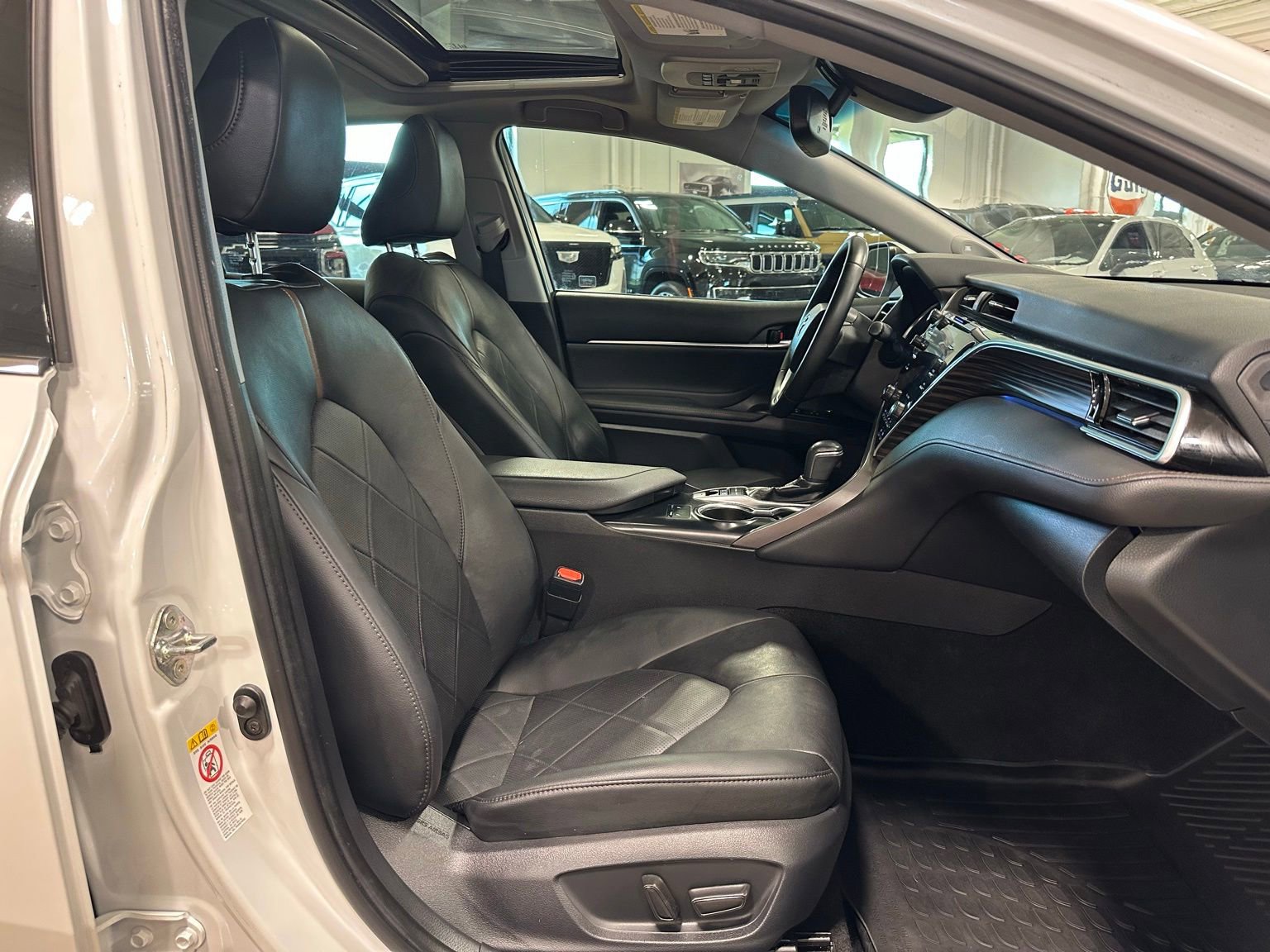Used 2018 Toyota Camry XLE w/ Audio Package FWD image 40