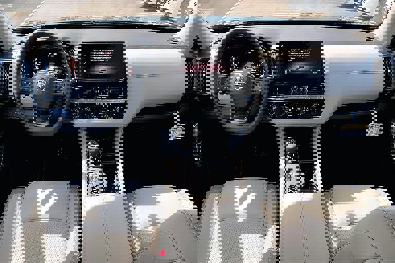 New 2026 Nissan Pathfinder SL image 5