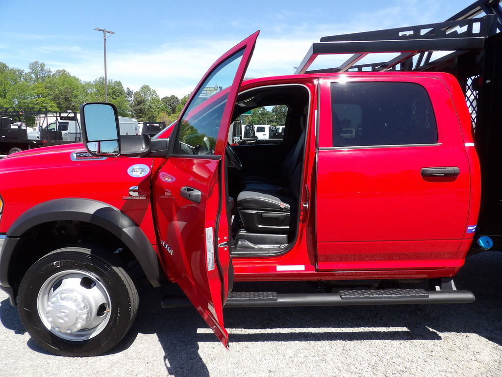 Used 2021 RAM 5500 Tradesman w/ Chrome Appearance Group RWD image 13