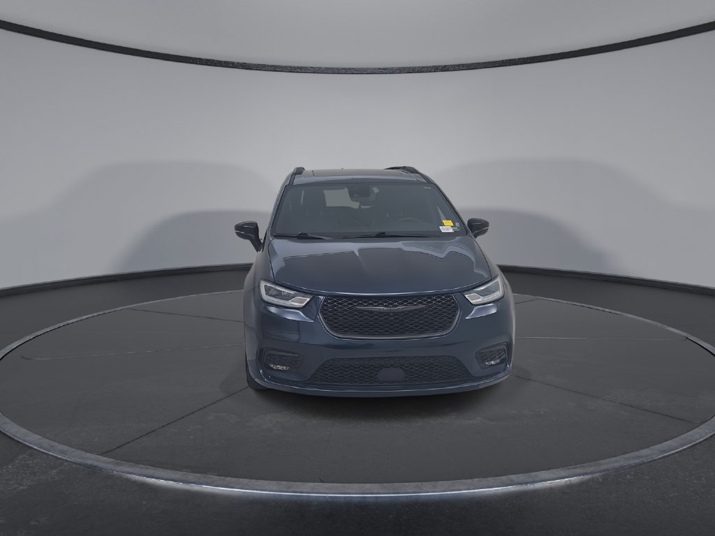 Certified 2025 Chrysler Pacifica Limited FWD image 6
