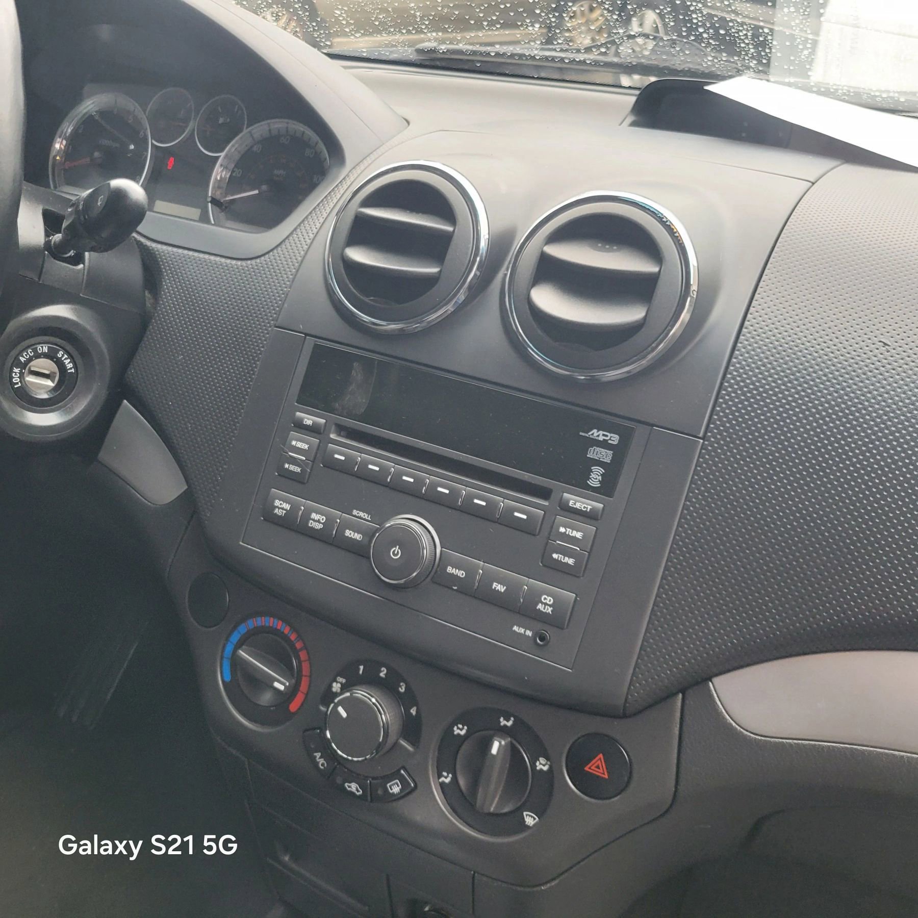 Used 2010 Chevrolet Aveo5 LT image 10