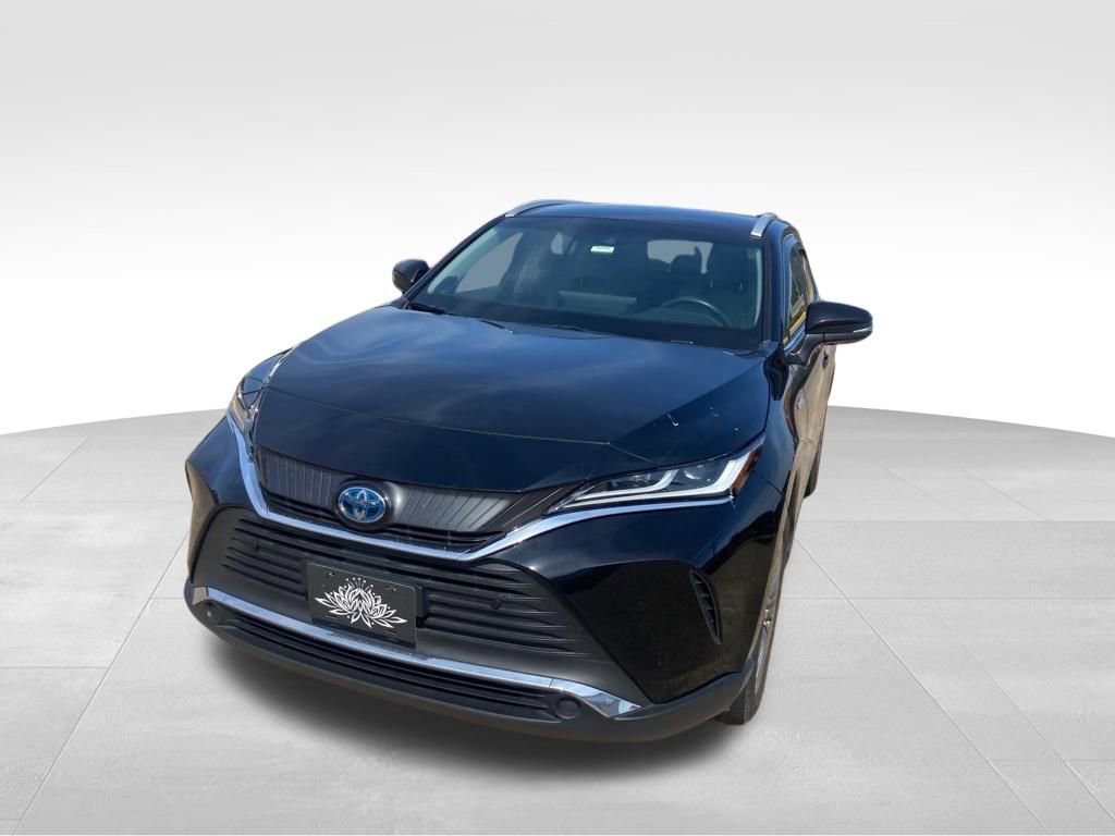 Used 2021 Toyota Venza XLE w/ Softex Package image 3