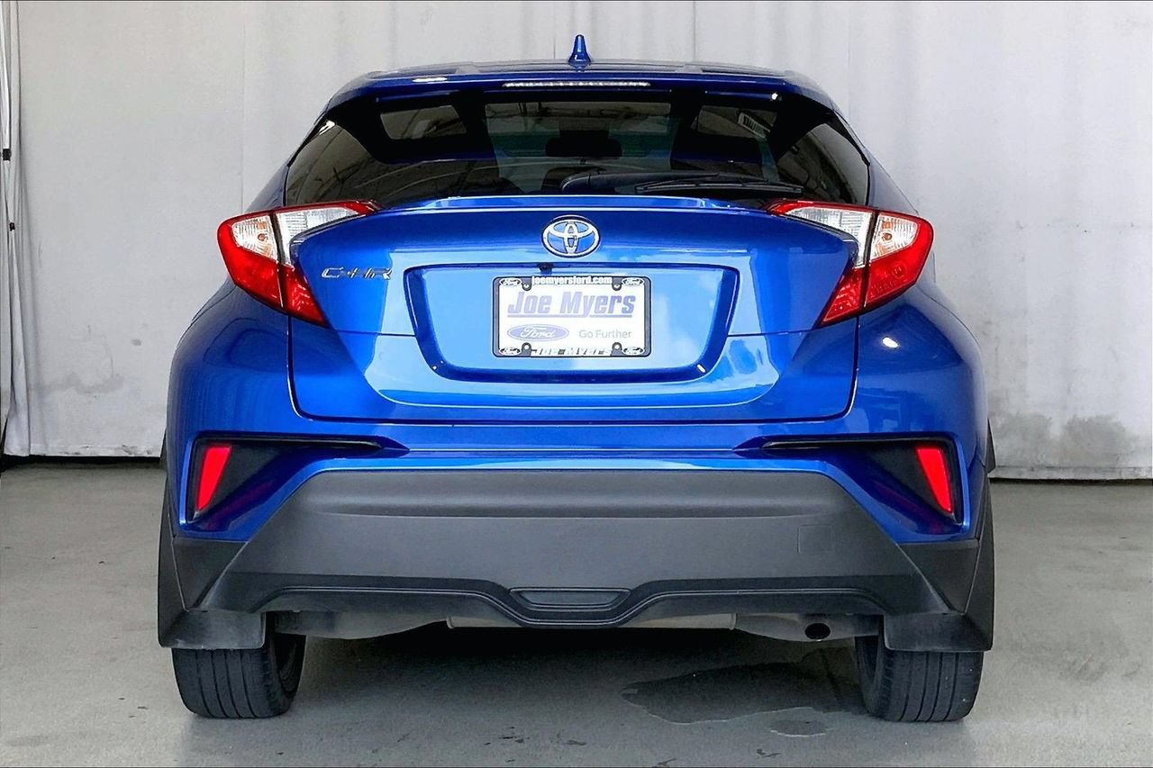 Used 2022 Toyota C-HR XLE FWD image 4