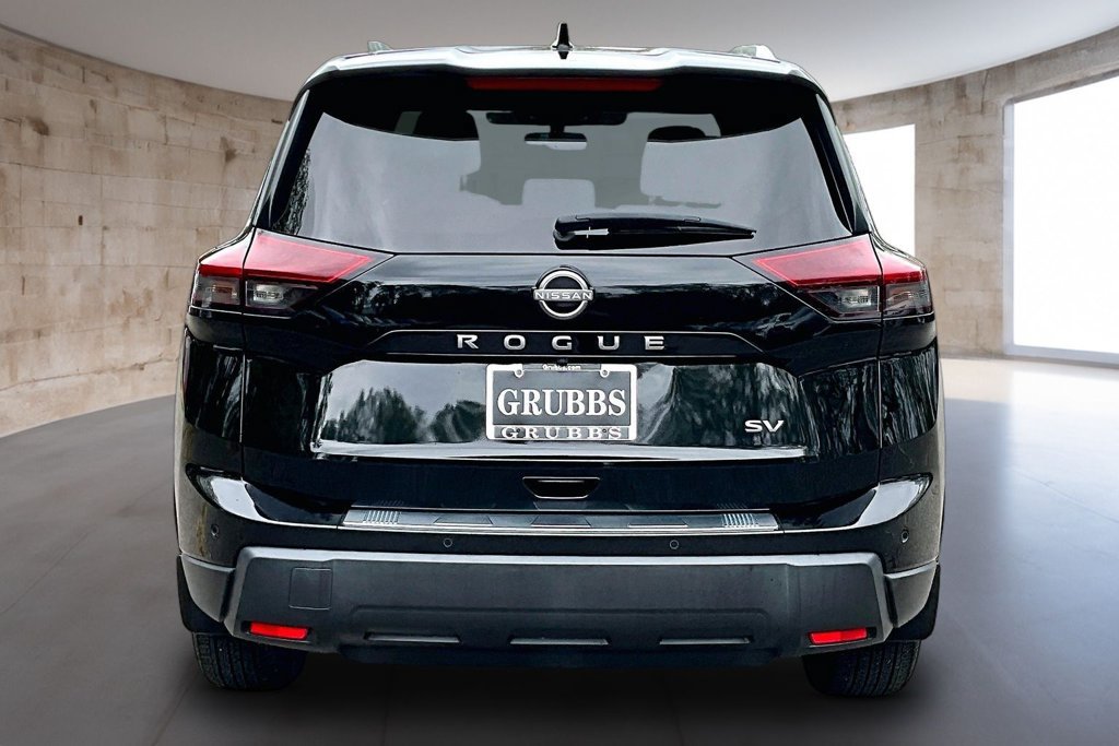 Used 2024 Nissan Rogue SV w/ SV Premium Package FWD image 5